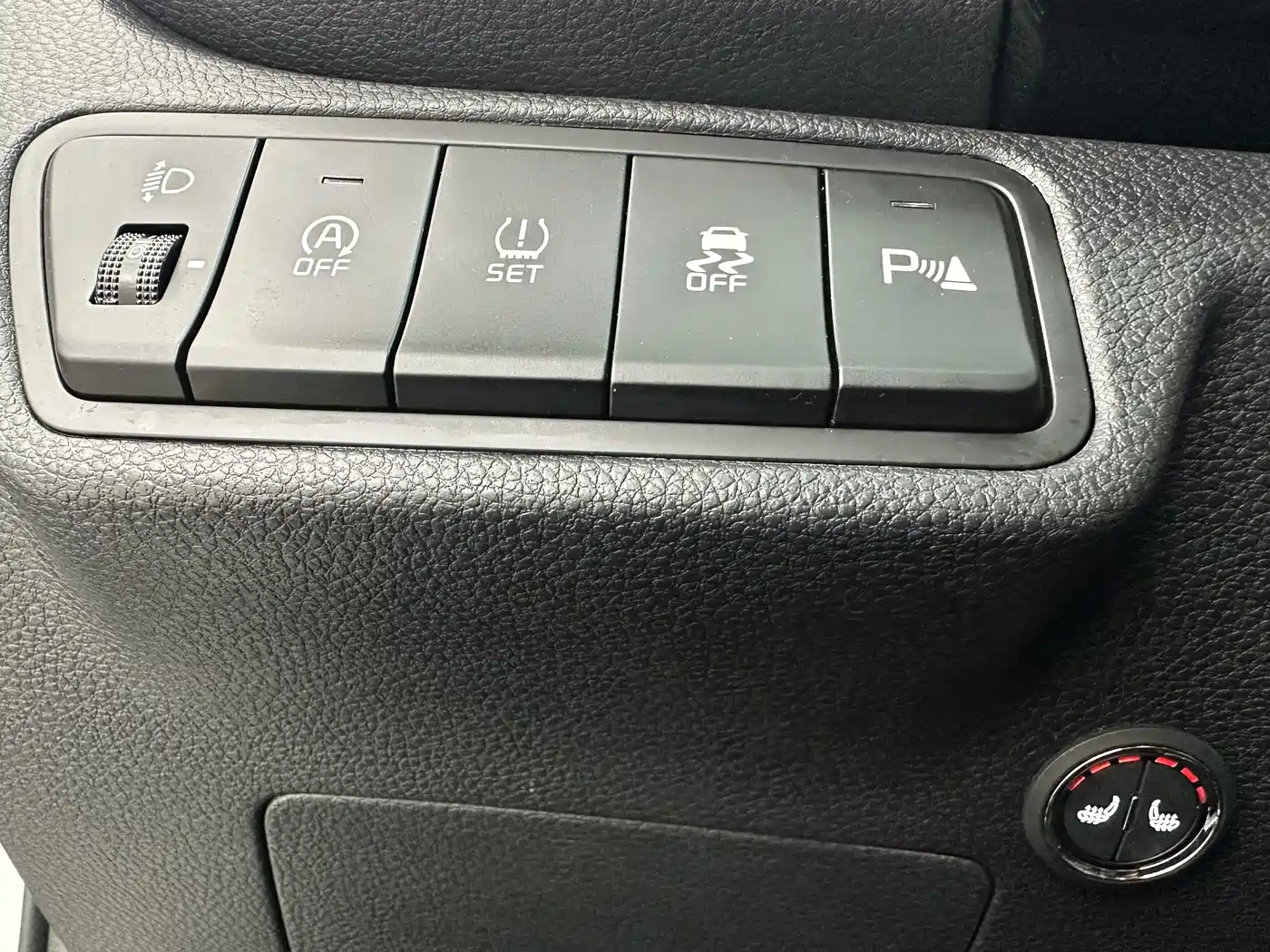 Kia Seltos 2023 1.5L CVT Luxury Edition фото 13