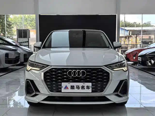 Audi Q3 Sportback 2020 40 TFSI Fashion — фото 2
