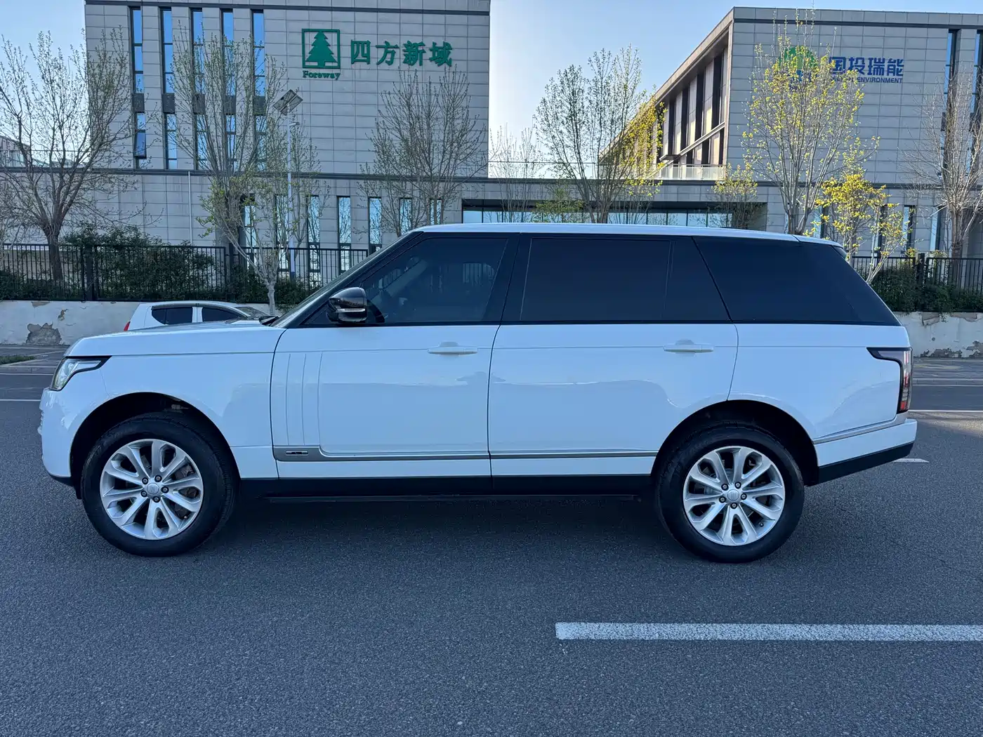 Land Rover Range Rover 2016 3.0 SC V6 Vogue LWB фото 4