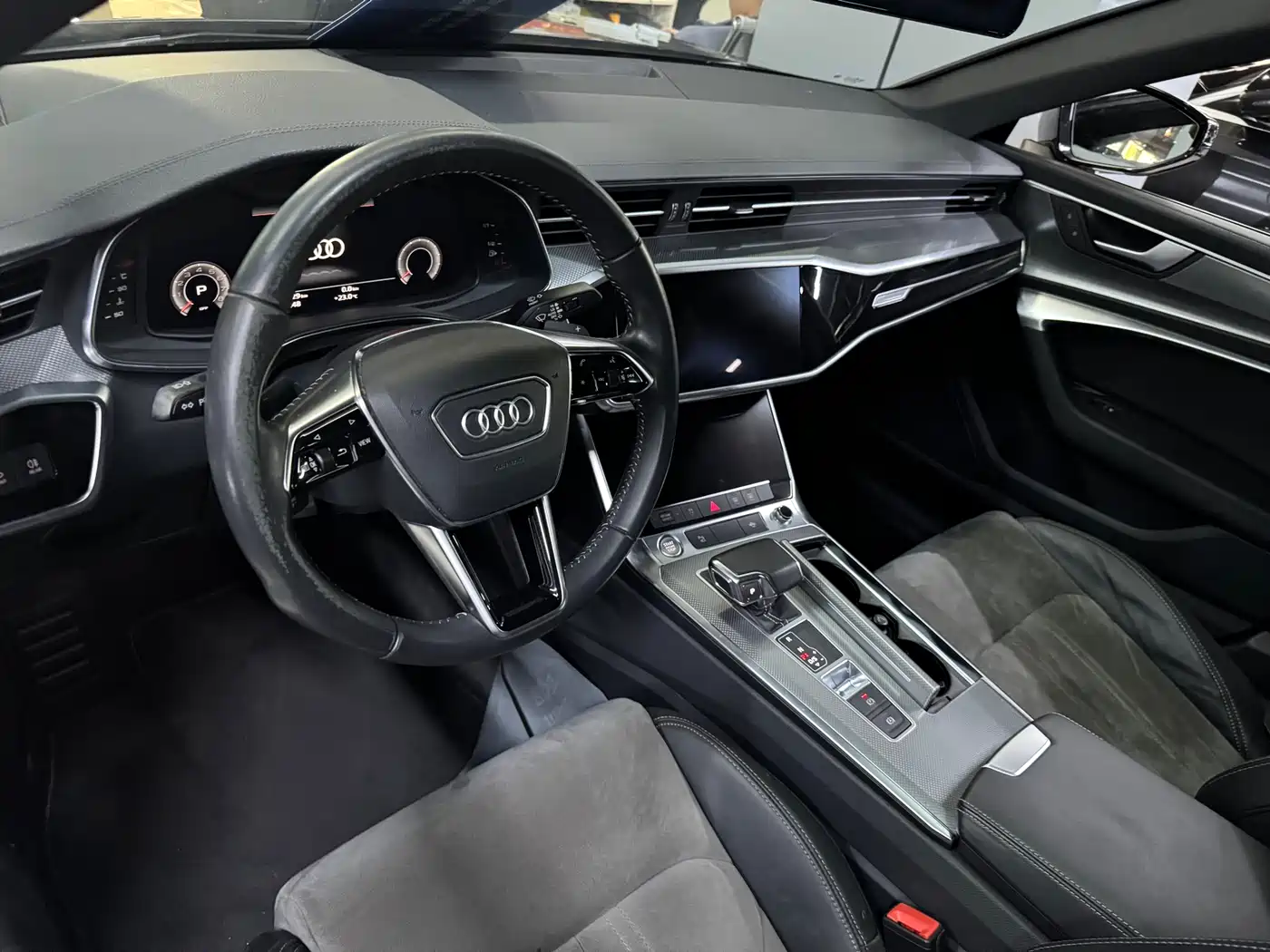 Audi A6L 2020 40 TFSI Luxury Dynamic фото 15