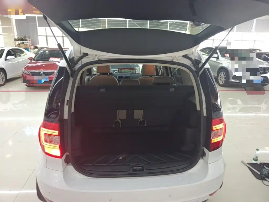 Škoda Yeti 2017 2016 1.4TSI DSG Pioneer Edition