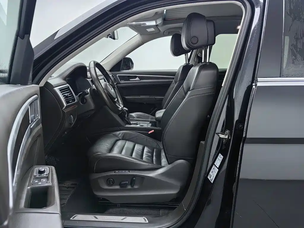 Фото 10 - Volkswagen Teramont