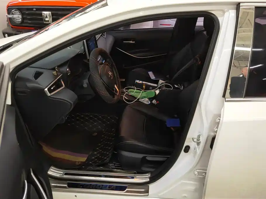 Toyota Corolla 2021 Hybrid 1.8L E-CVT Elite Edition фото 9