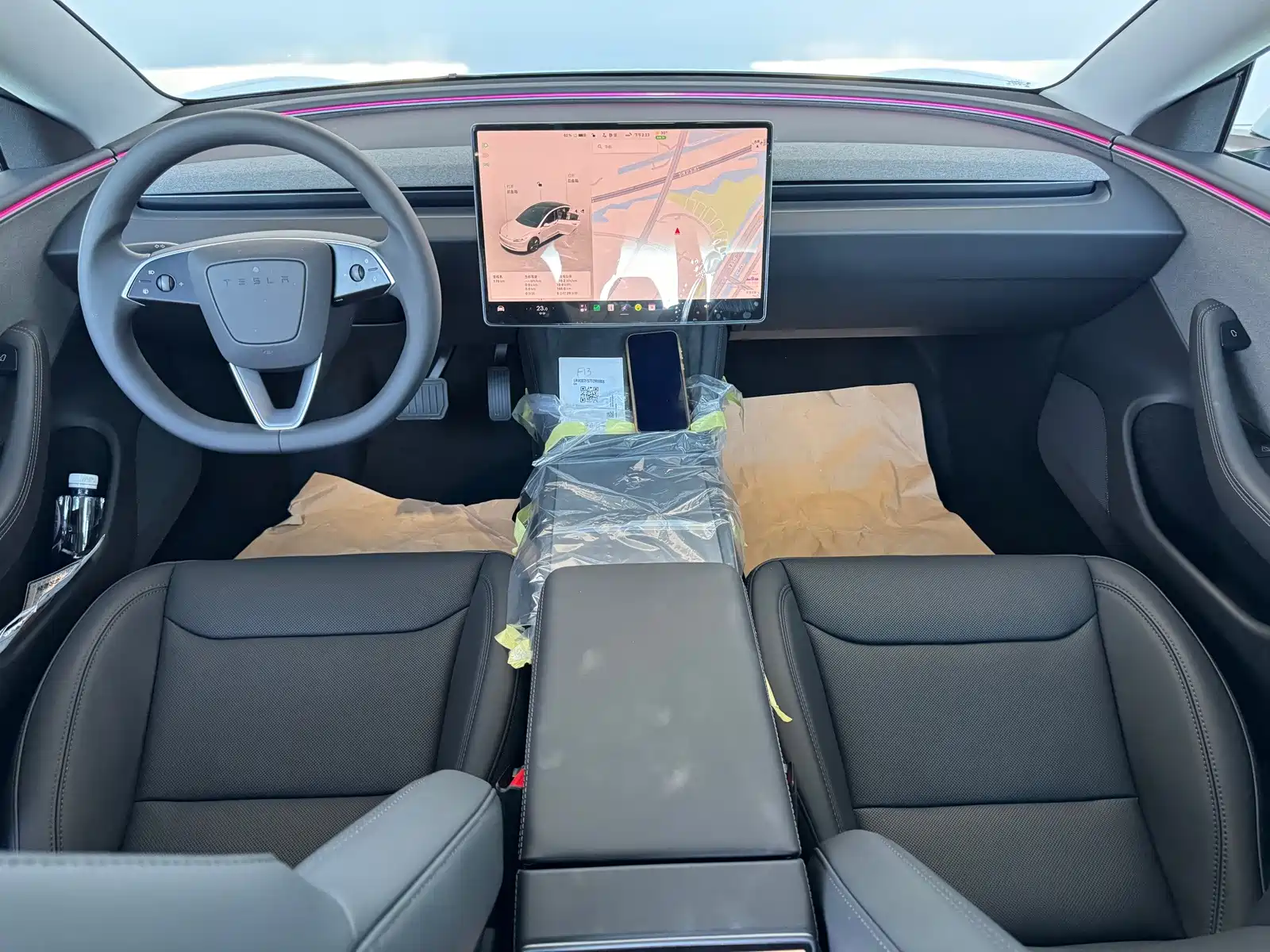 Фото 10 - Tesla Model 3