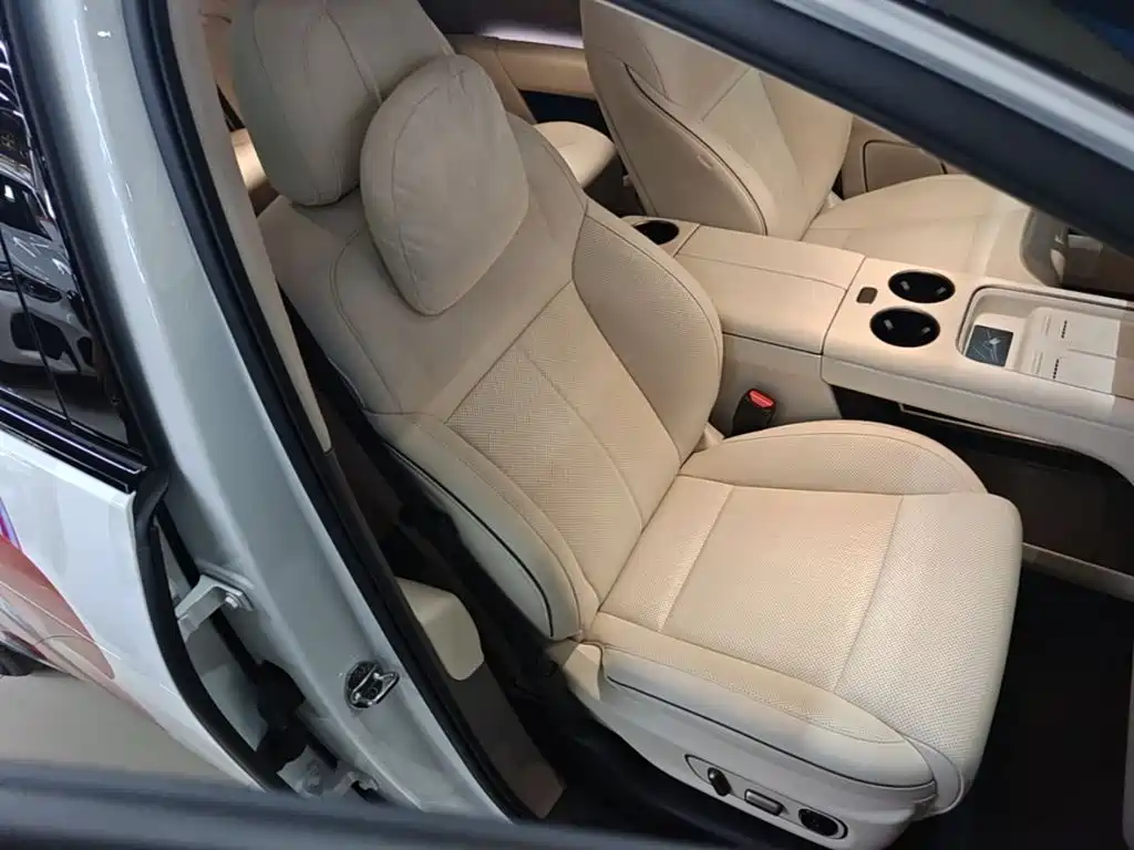 Li Auto Li i8 2026 2025 Standard Edition