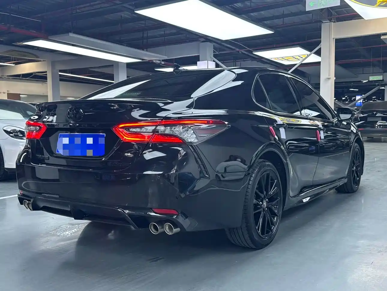 Фото 22 - Toyota Camry