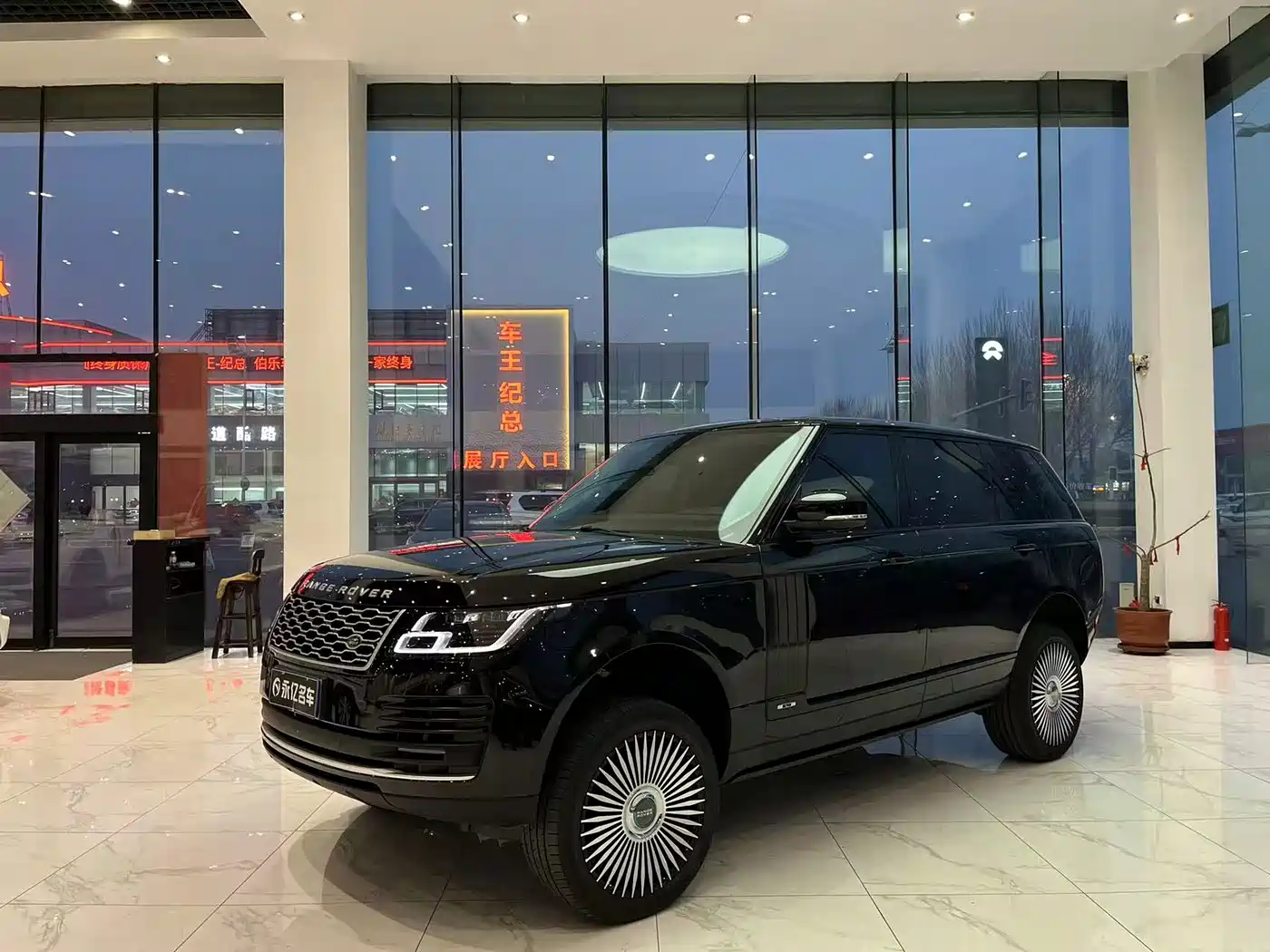 Land Rover Range Rover 2019 3.0 SC V6 Heritage Extended Edition