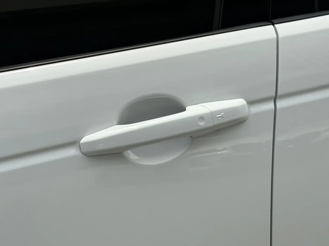 Land Rover Discovery Sport 2023 249PS R-Dynamic SE Performance Technology Version фото 12