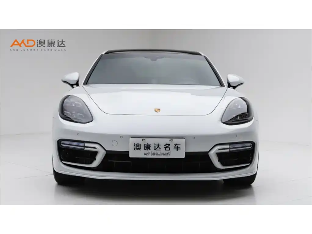 Фото 2 - Porsche Panamera