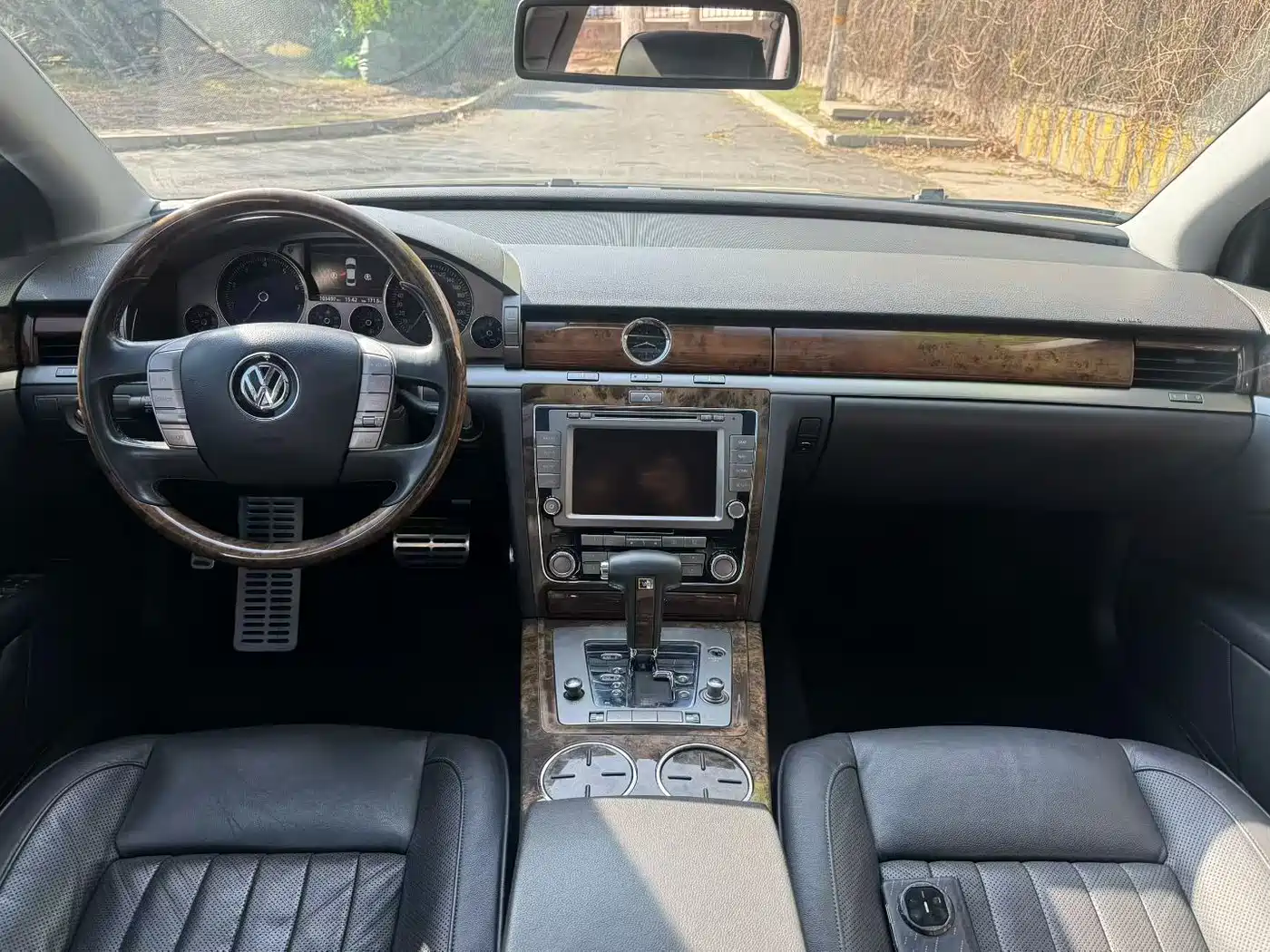 Volkswagen Phaeton 2011 3.6L V6 5-seat Extended Business Edition фото 7