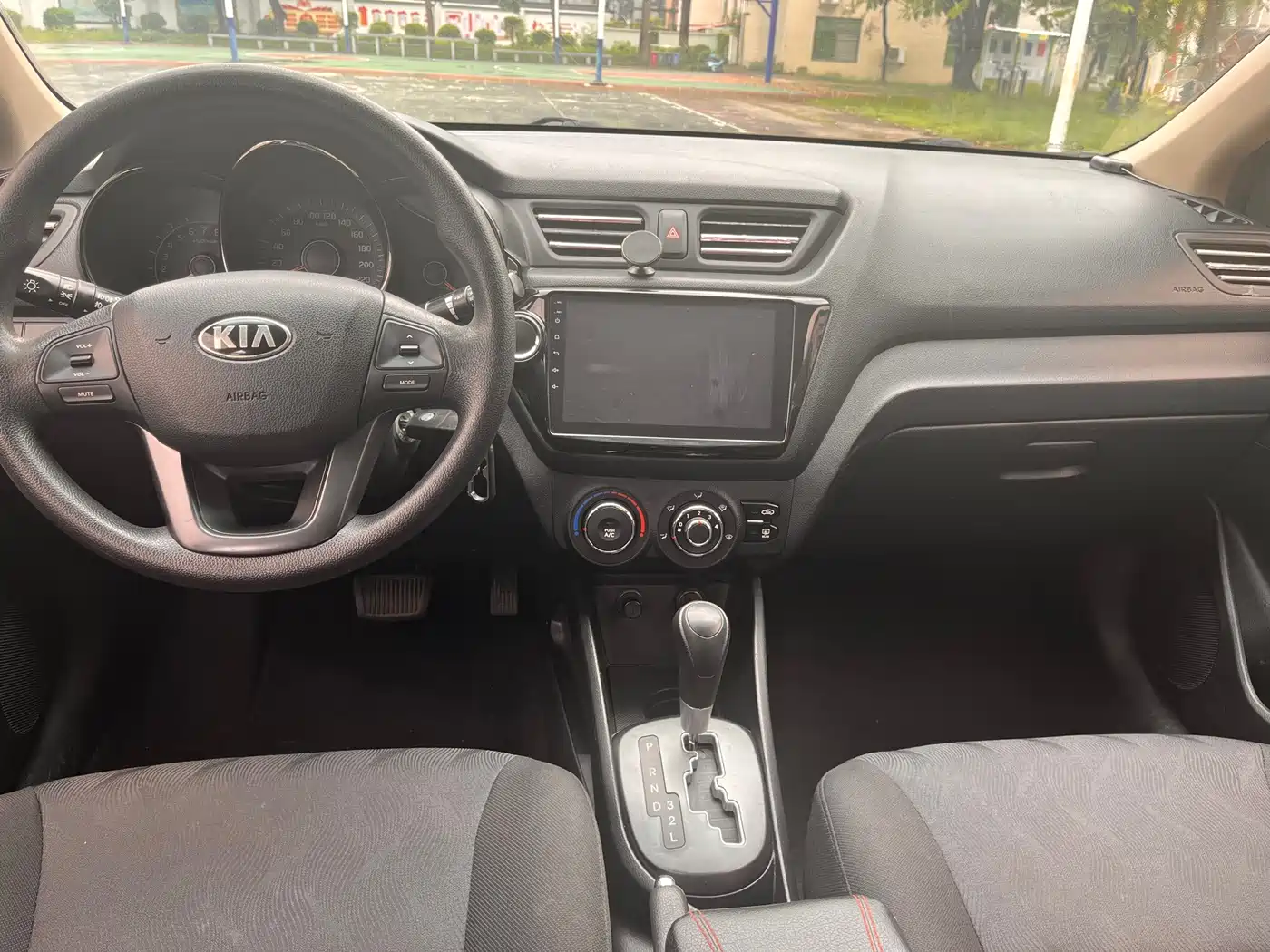 Kia K2 2013 2012 Sedan 1.4L AT GLS Commemorative Edition