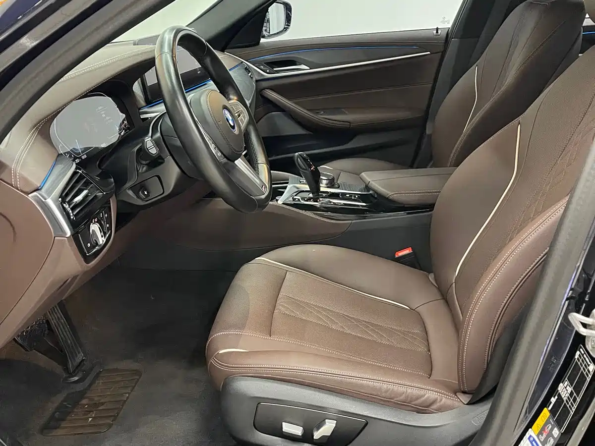 BMW 5 Series New Energy 2022 535Le M Sport Package фото 9