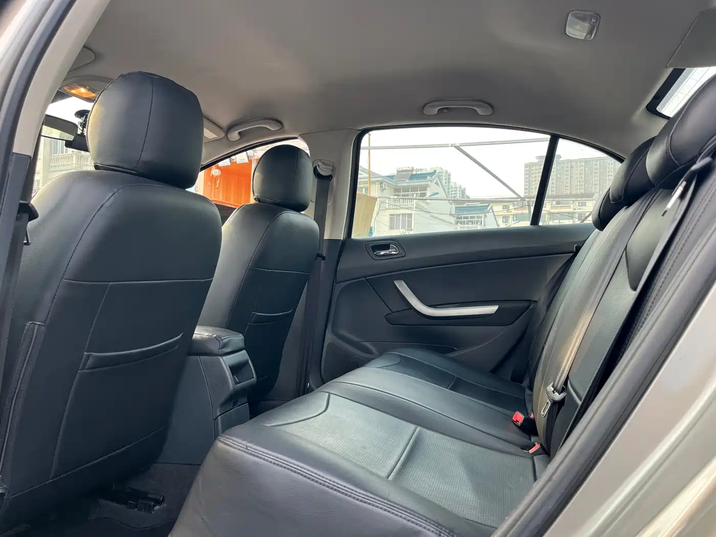 Peugeot 408 2013 1.6L Automatic Comfort Edition фото 9