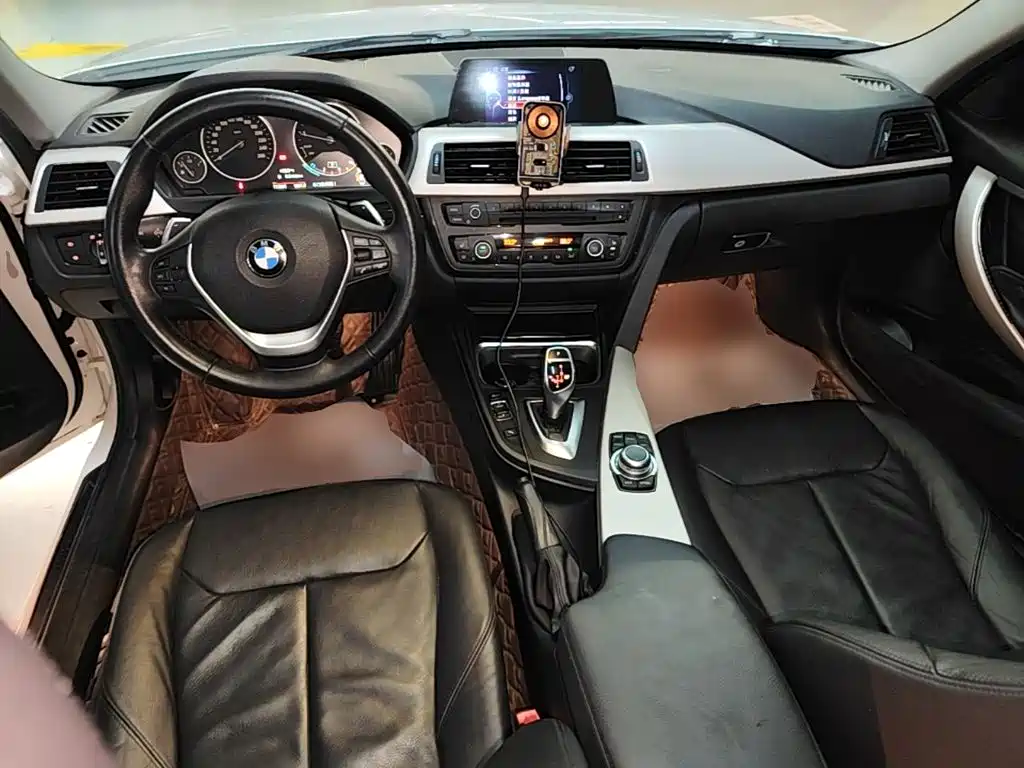 Фото 10 - BMW 3 Series