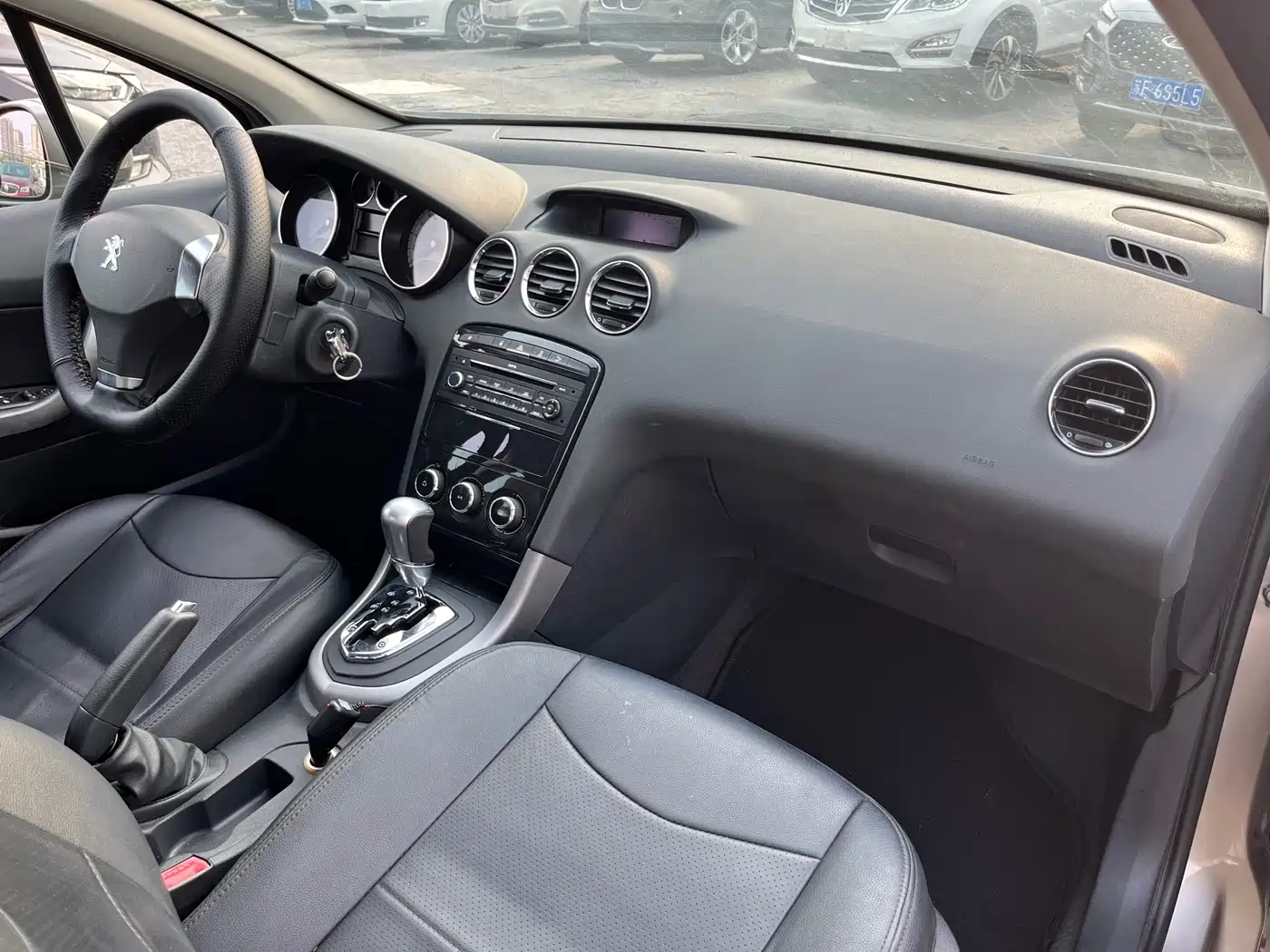 Peugeot 408 2013 1.6L Automatic Comfort Edition фото 14
