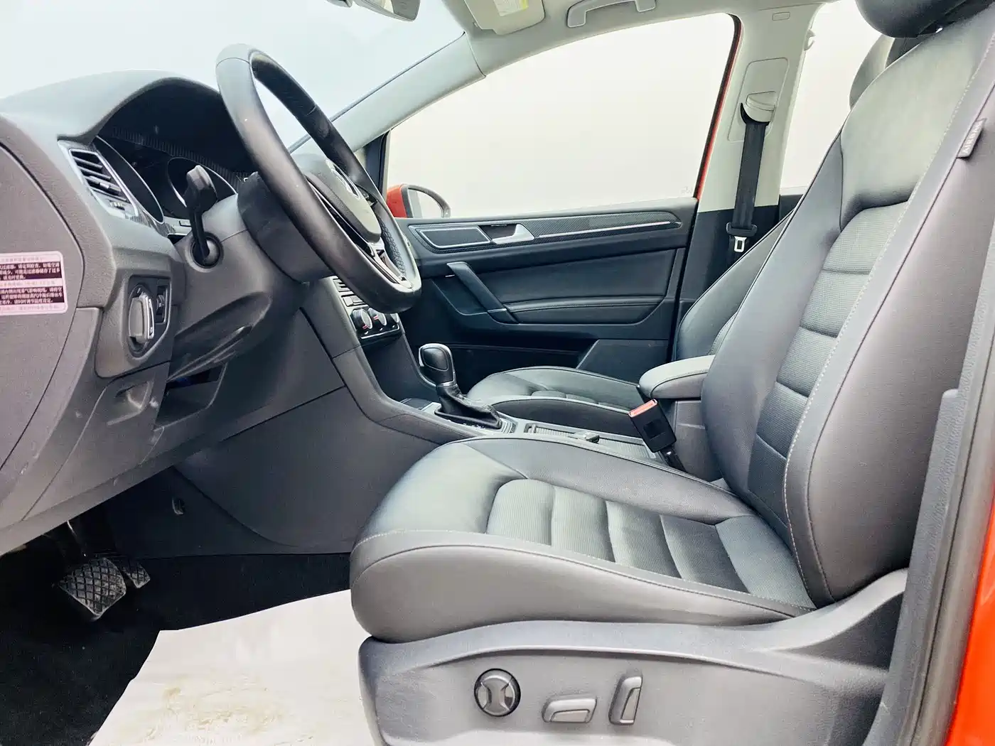 Volkswagen Golf Sportsvan 2016 230TSI Automatic Luxury фото 13