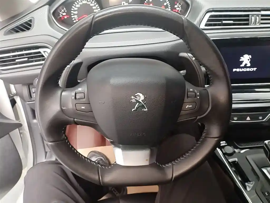 Peugeot 308 2019 230THP Automatic Luxury Edition China VI фото 11
