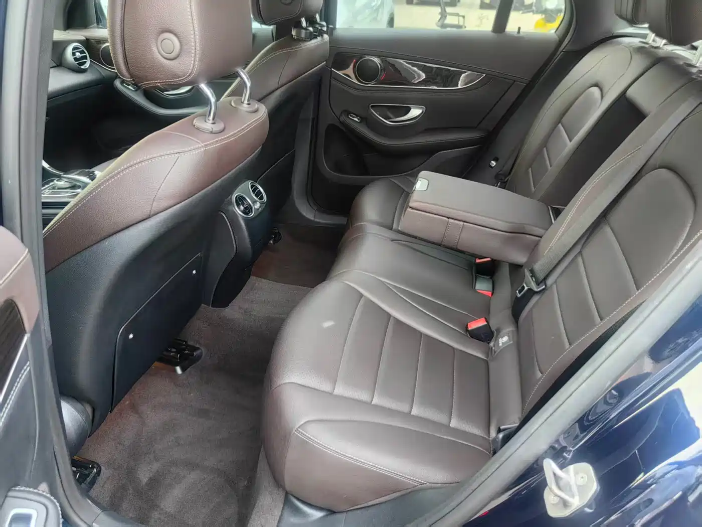 Mercedes-Benz GLC 2018 GLC 260 4MATIC Luxury фото 14