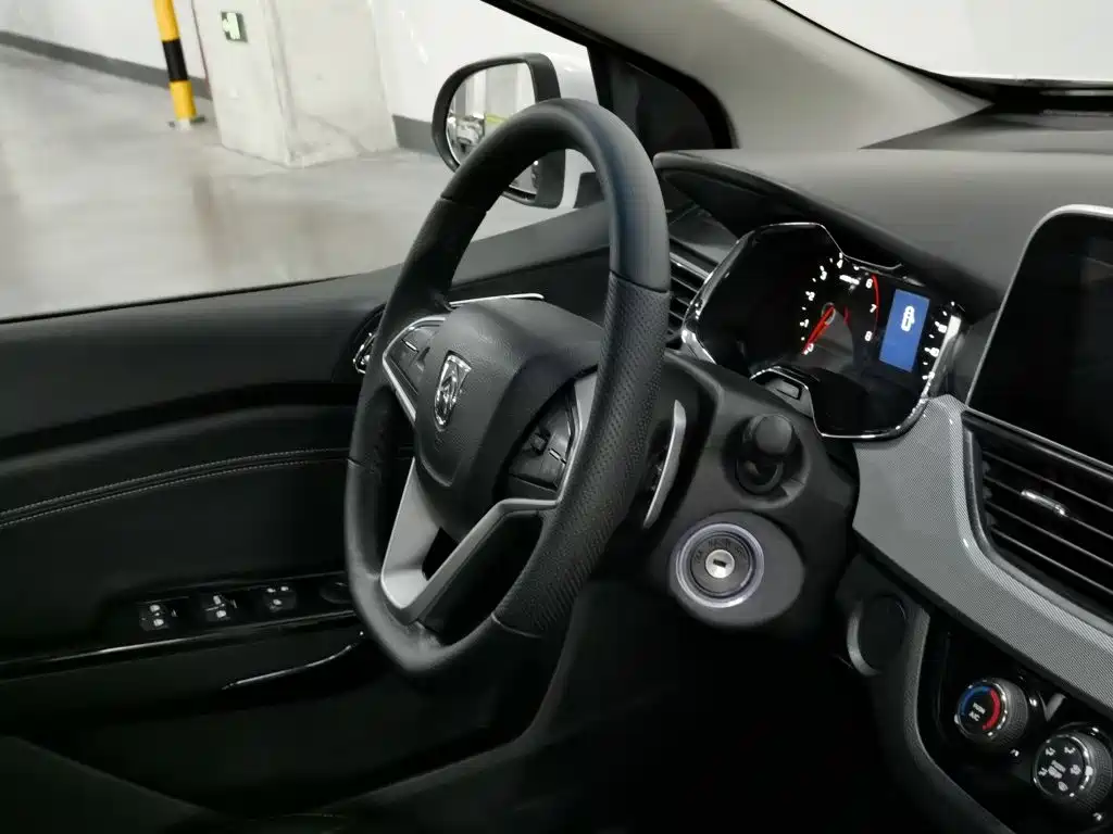 Baojun 310W 2018 2018 1.5L Auto Luxury China V