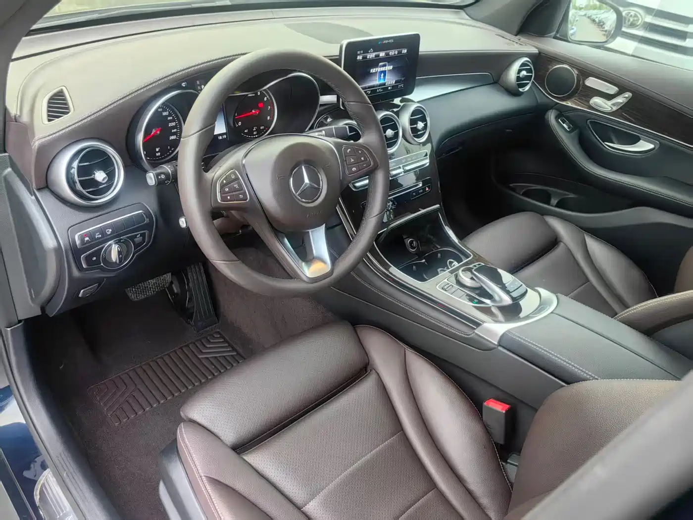 Mercedes-Benz GLC 2018 GLC 260 4MATIC Luxury фото 19