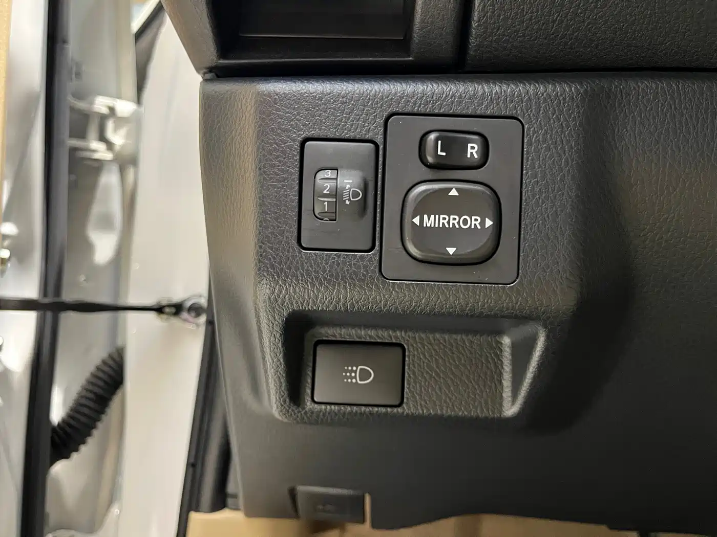 Toyota YARiS L Zhi Xuan 2018 1.5E CVT Champion Limited Edition фото 18