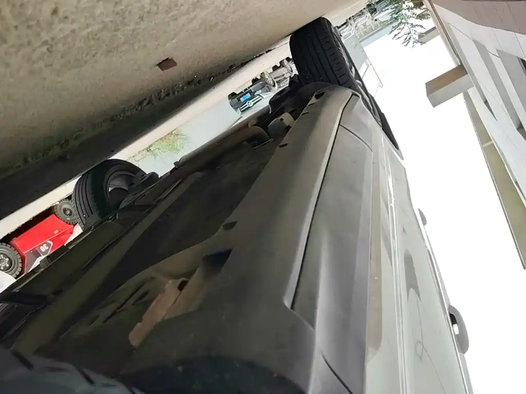 Фото 21 - Geely Binyue