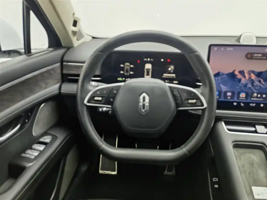 AITO Wenjie AITO M5 2022 Extended Range AWD Flagship фото 11
