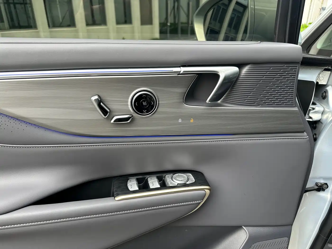 Buick GL8 2026 Luzun Smart Edition фото 6