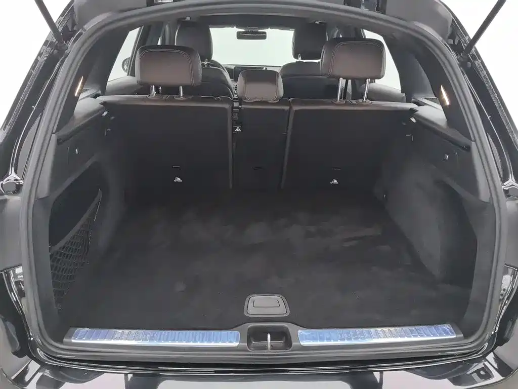Mercedes-Benz GLC 2022 Facelift GLC 260 L 4MATIC Luxury Model фото 16