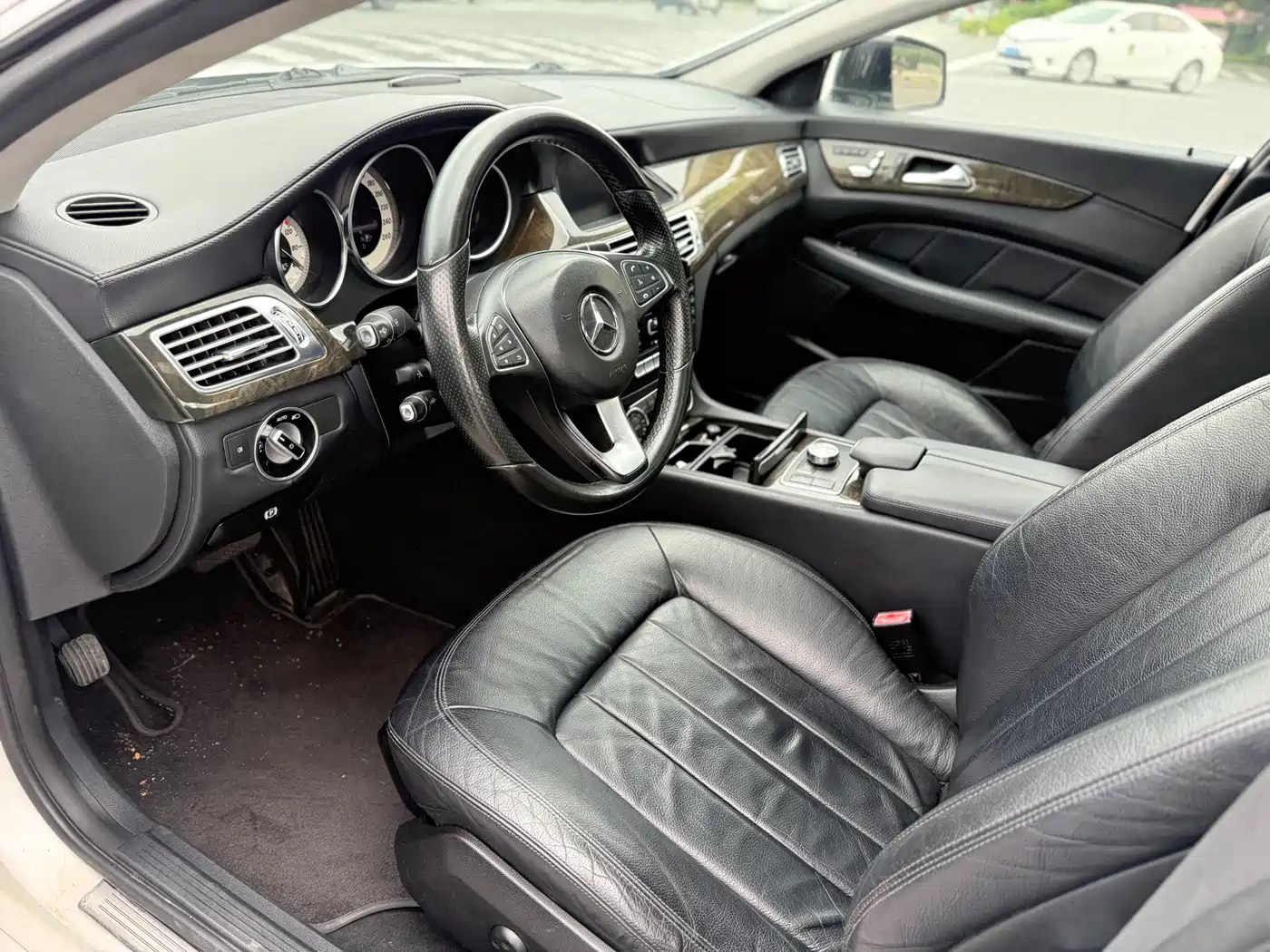 Mercedes-Benz CLS 2012 CLS 300 CGI фото 8