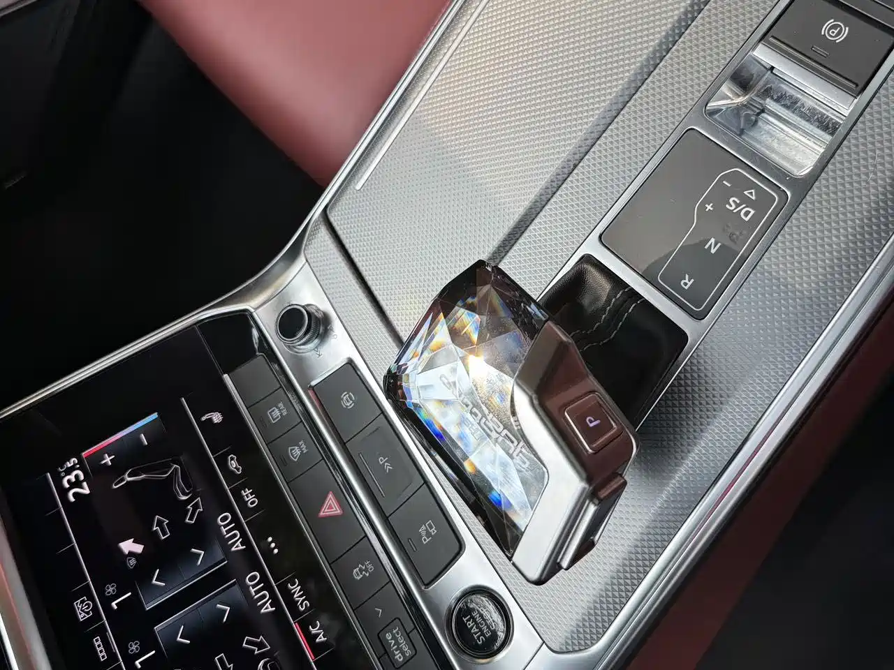 Audi A7L 2024 45 TFSI quattro S-line Black Warrior Edition фото 8