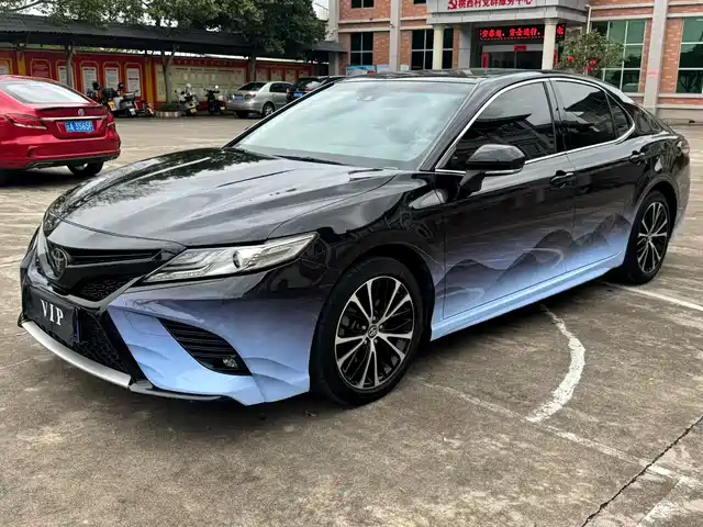 TOYOTA CAMRY