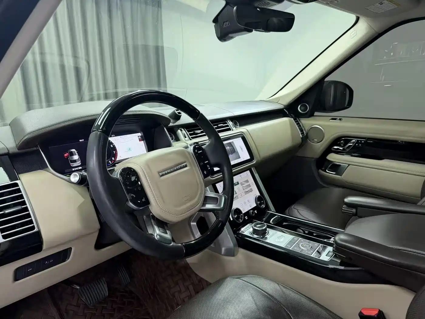 Land Rover Range Rover 2019 3.0 SCV6 Heritage Edition фото 4
