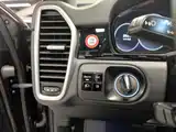 Photo 28 - Porsche Cayenne New Energy