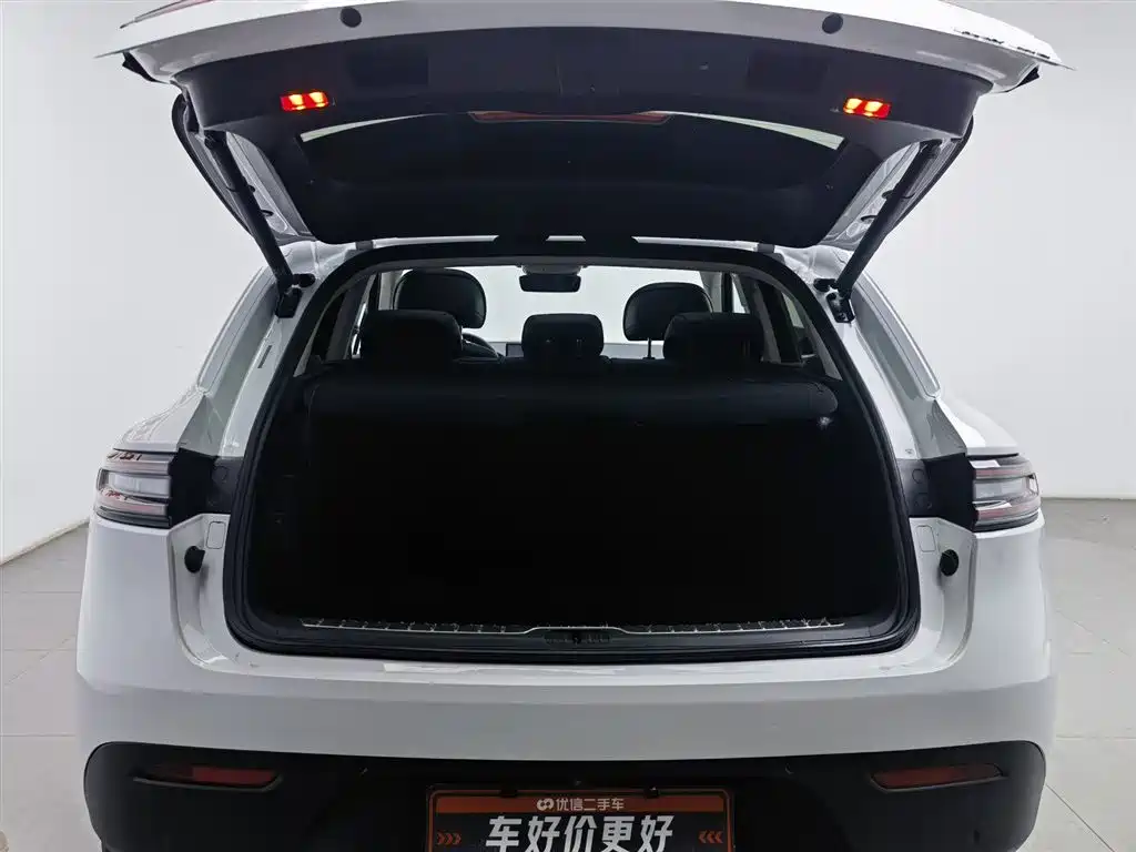 AITO Wenjie AITO M5 2022 Extended Range AWD Flagship фото 16