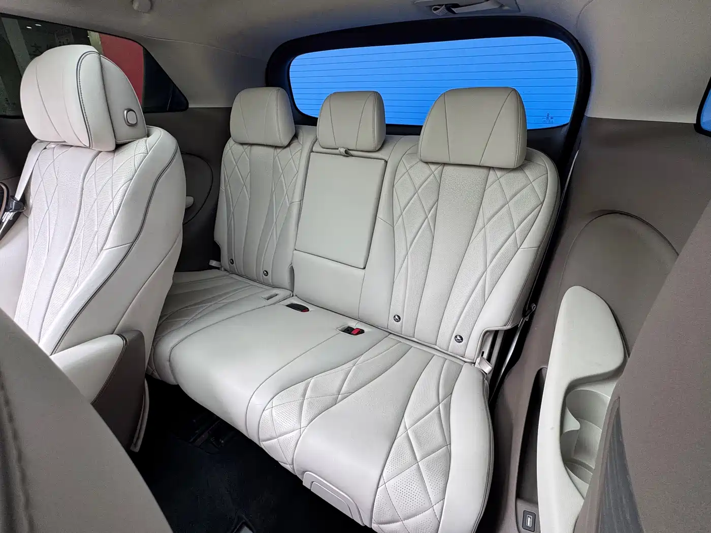 Denza D9 2022 DM-i 970 AWD Flagship фото 21