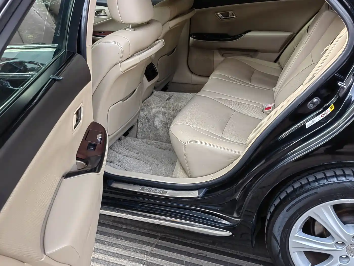 Toyota Crown 2010 3.0L Royal Saloon VIP фото 10