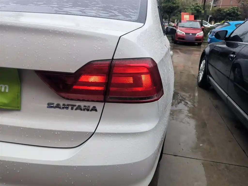 VOLKSWAGEN SANTANA