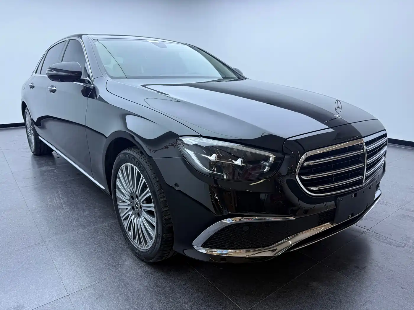 Mercedes-Benz E-Class 2023 Facelift E 300 L Luxury фото 3