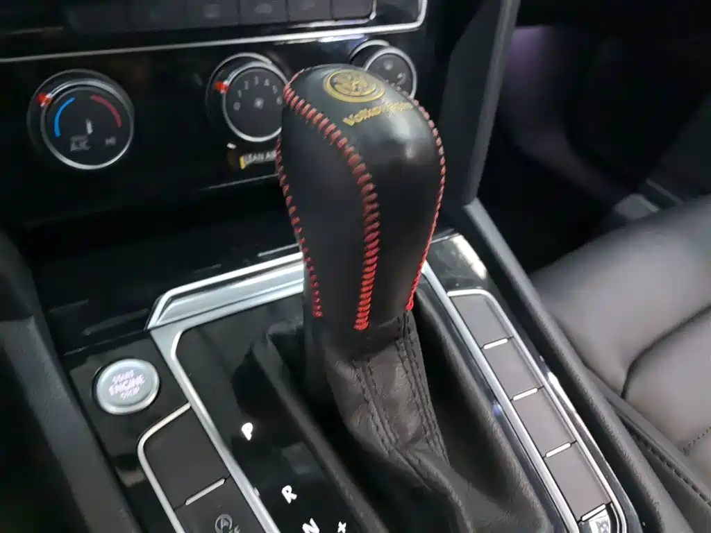 Volkswagen Magotan 2018 330TSI DSG Leading фото 14