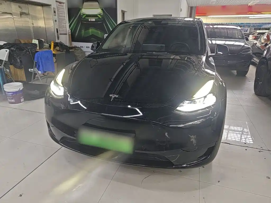 Фото 3 - Tesla Model Y