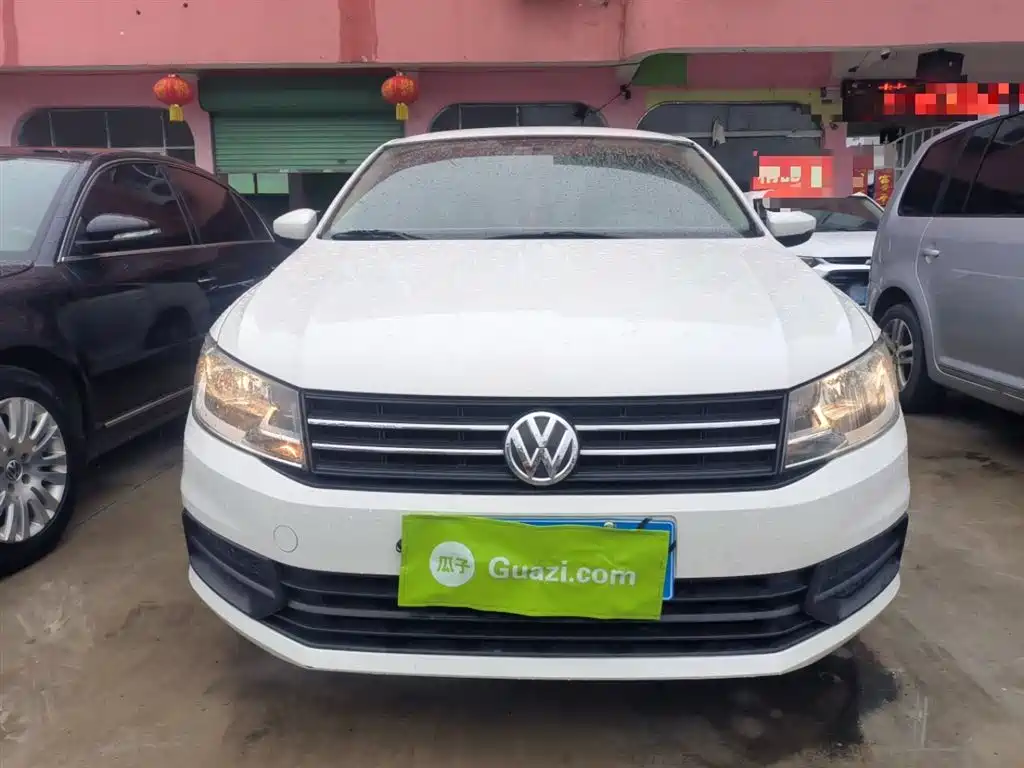 VOLKSWAGEN SANTANA