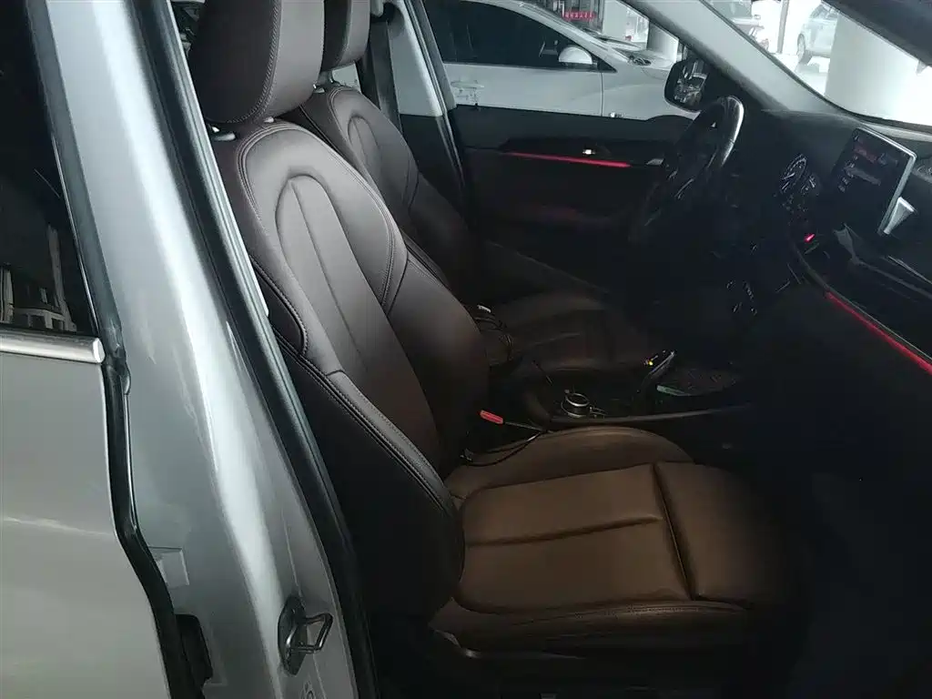 BMW X1 2022 sDrive25Li Leading фото 25