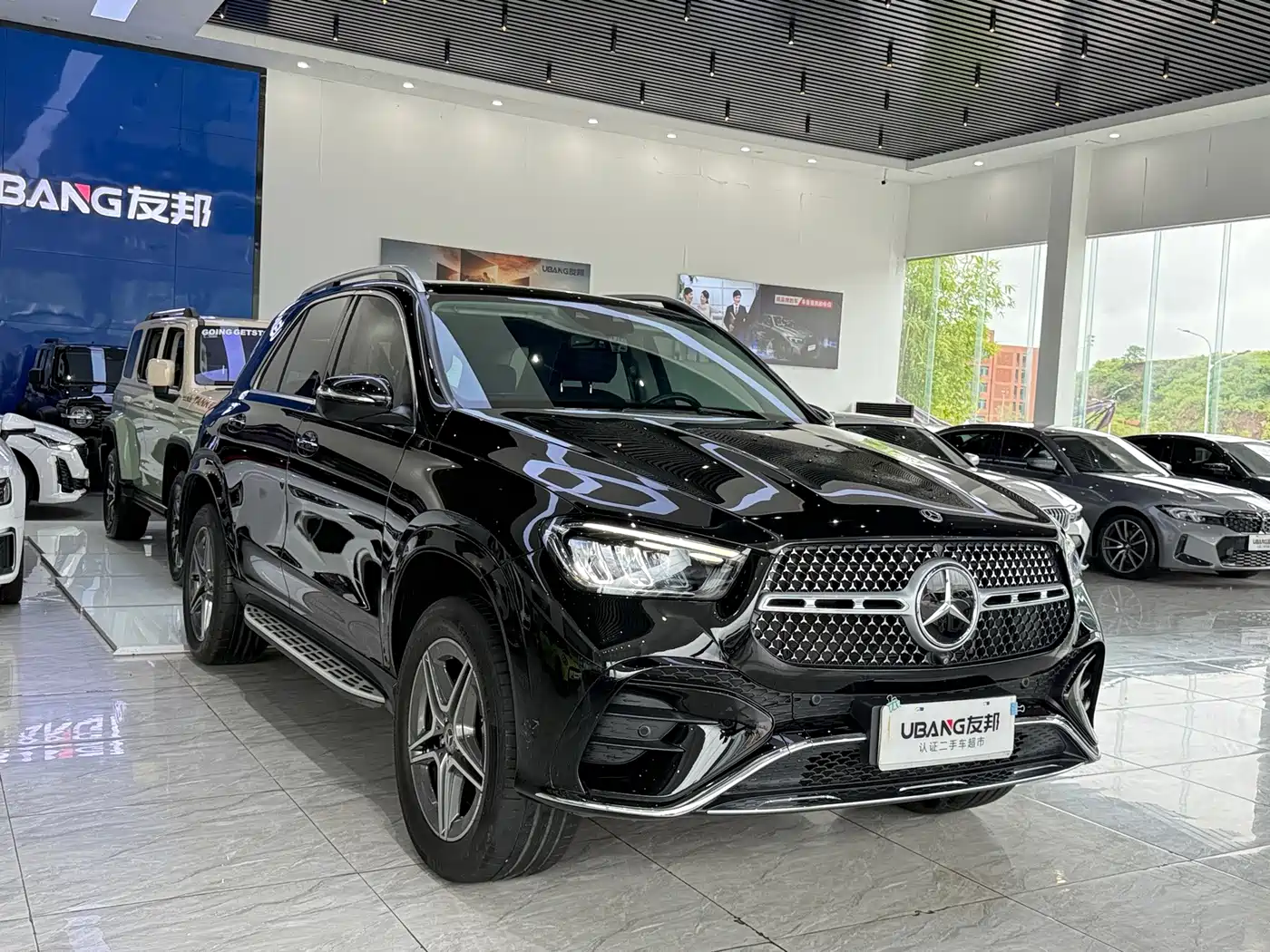 صورة 3 - Mercedes-Benz GLE