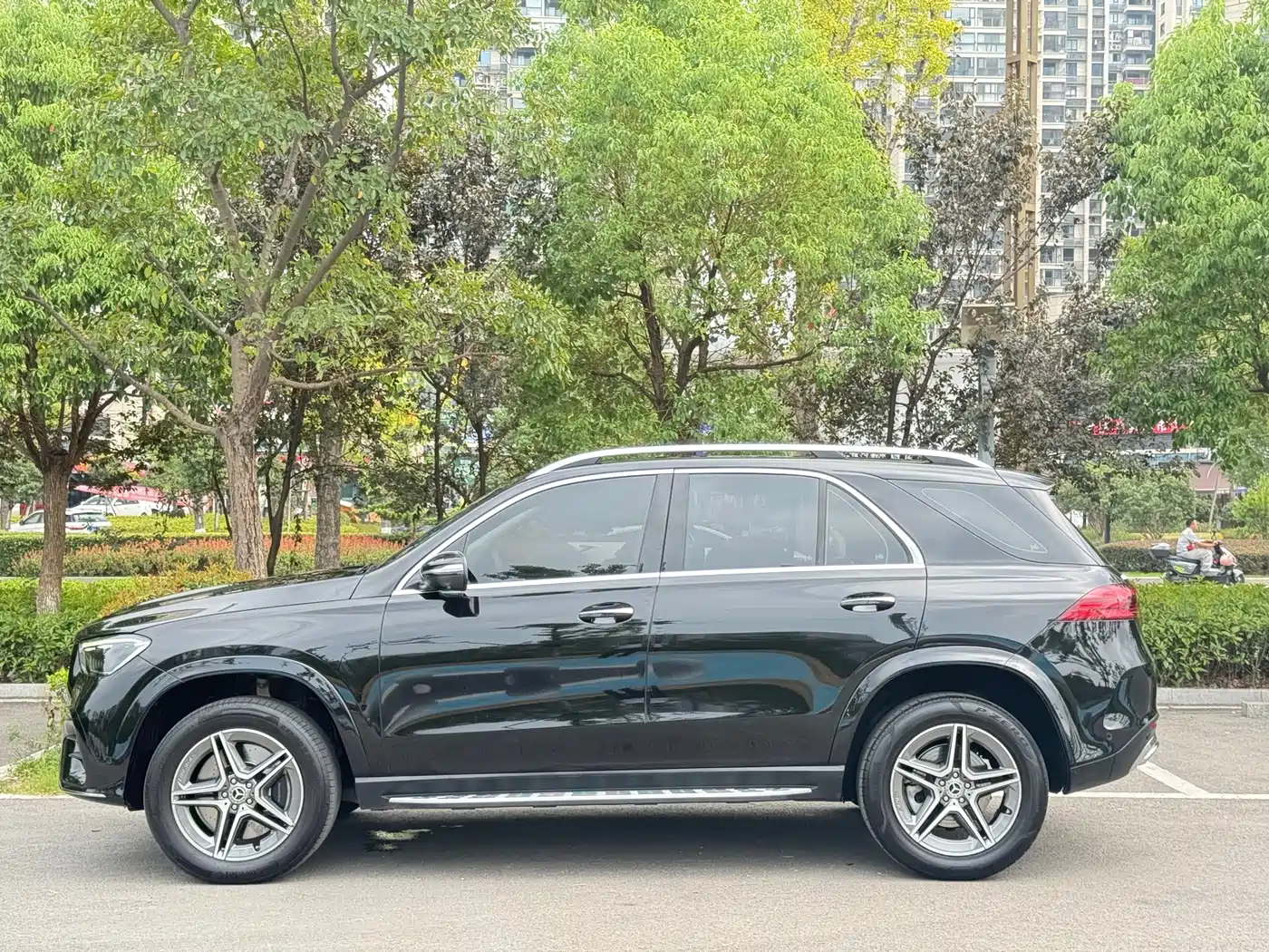 صورة 7 - Mercedes-Benz GLE