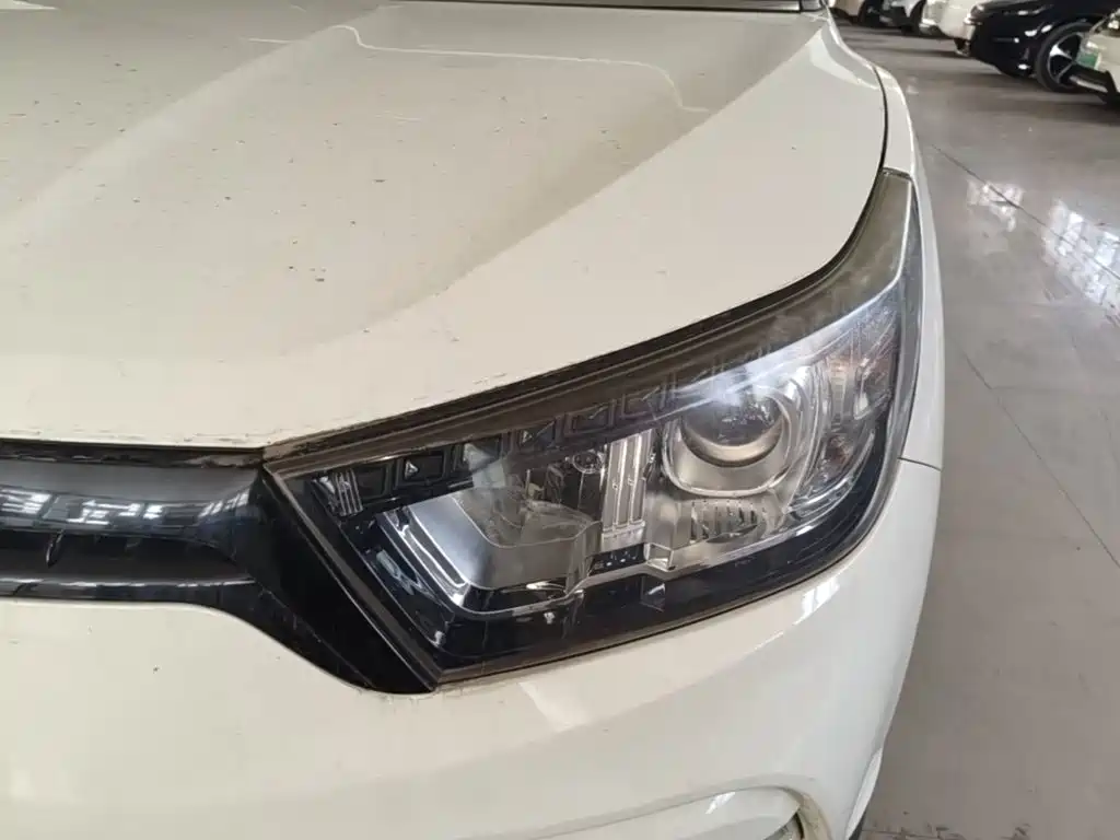SsangYong Tivoli 2017 2015 1.6L Automatic 2WD Fashion Edition