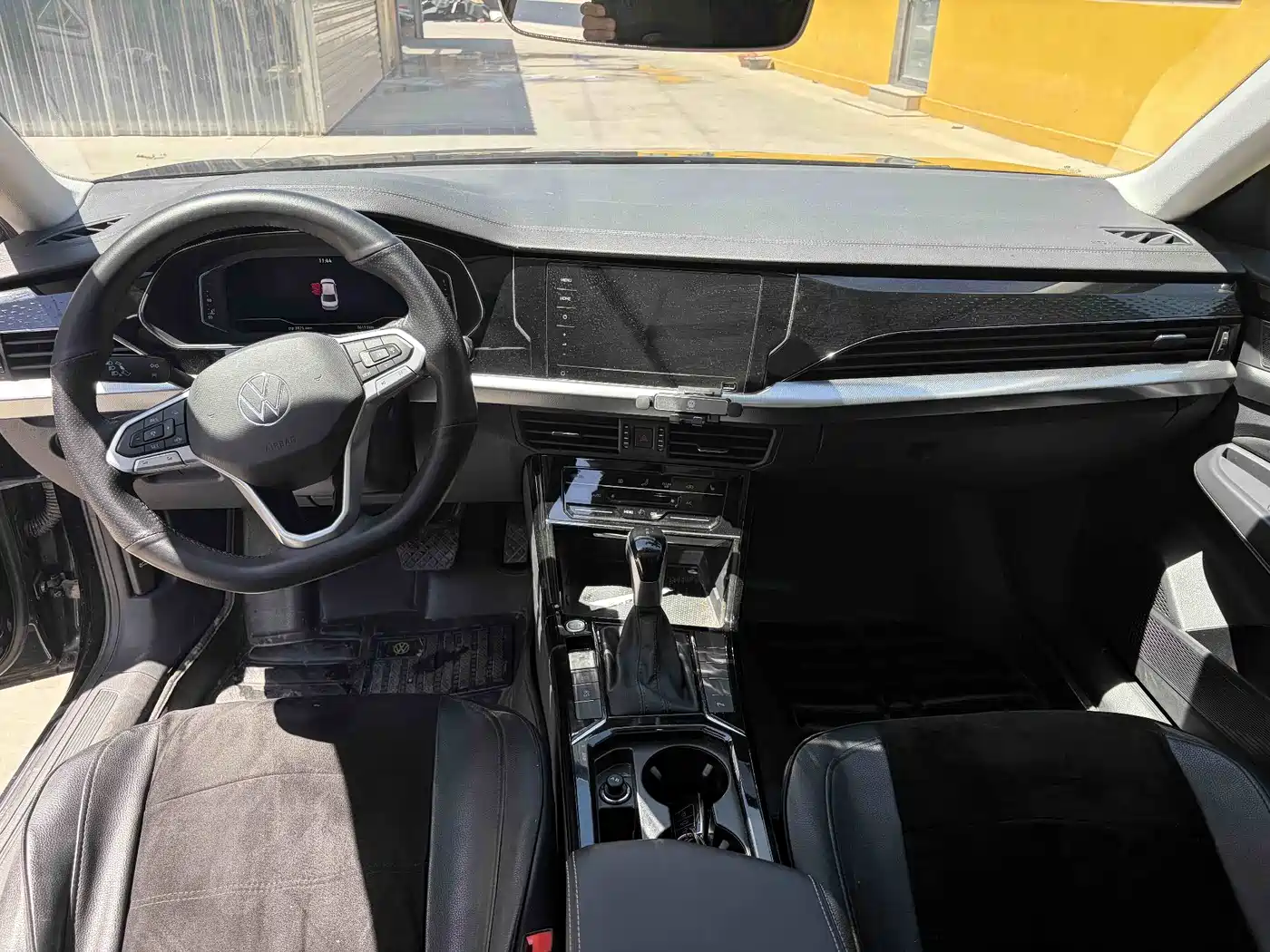 Volkswagen Passat 2022 330TSI Starlight Elite Edition фото 5