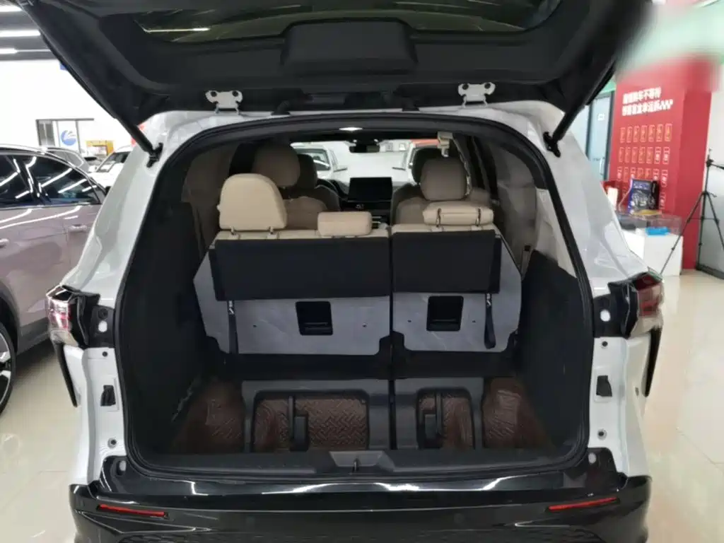 Toyota Granvia 2024 2023 2.5L Hybrid Prestige PLUS Edition