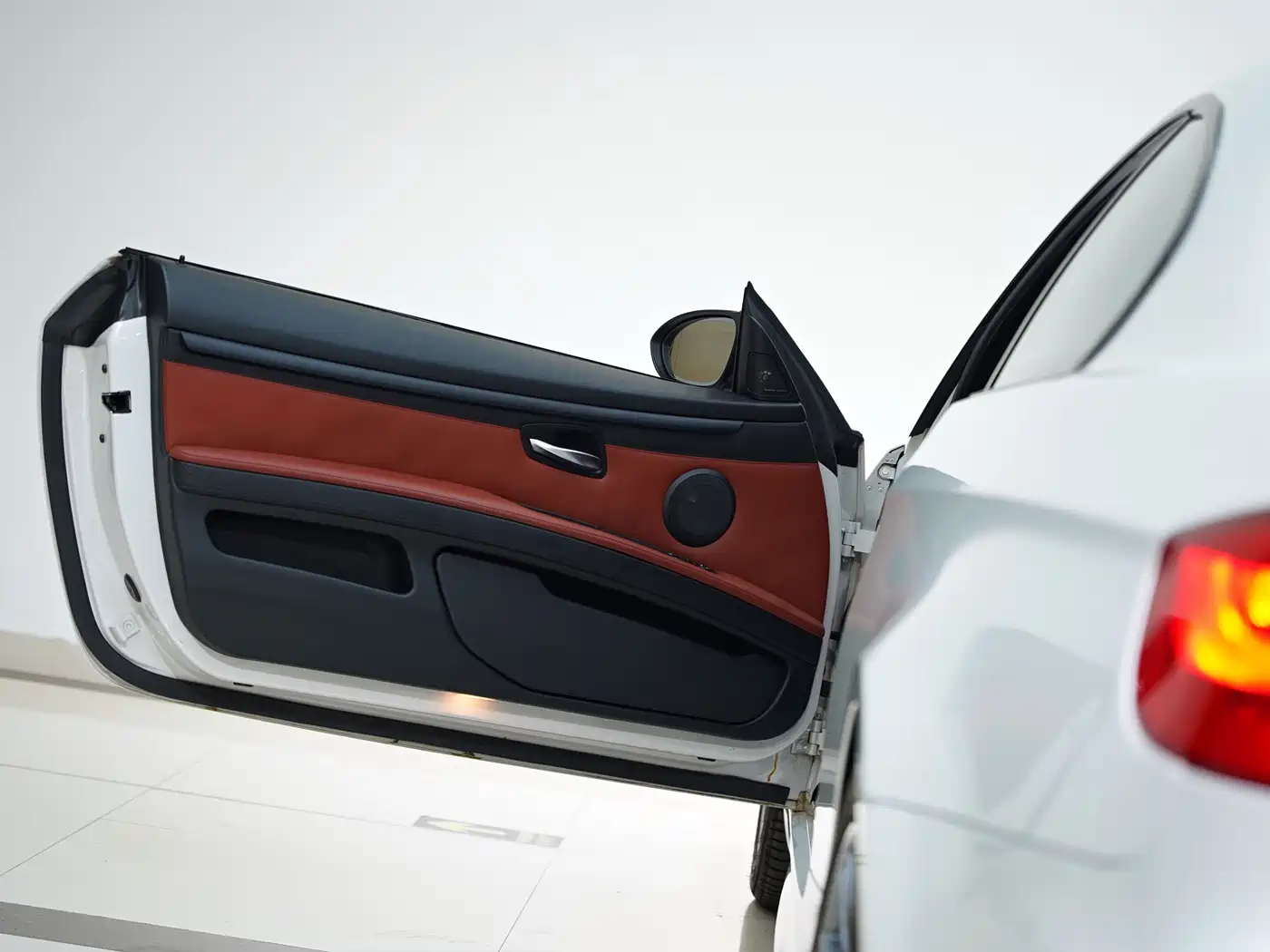 BMW M3 2011 M3 Coupe Carbon Fiber Roof Edition фото 12