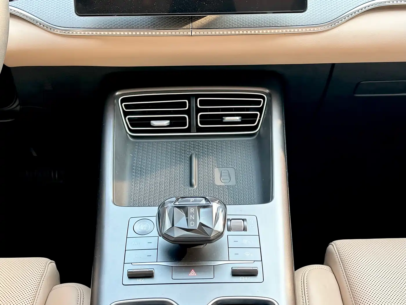 BYD Song Pro New Energy 2025 2nd Gen DM-i 75KM Leading Type фото 7